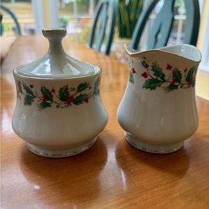 China Pearl Fine China Noel Creamer & Sugar Bowl Set